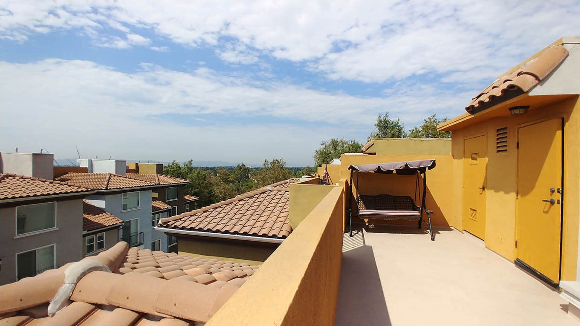 Granada Hills Apartment: 11541 Blucher Ave
