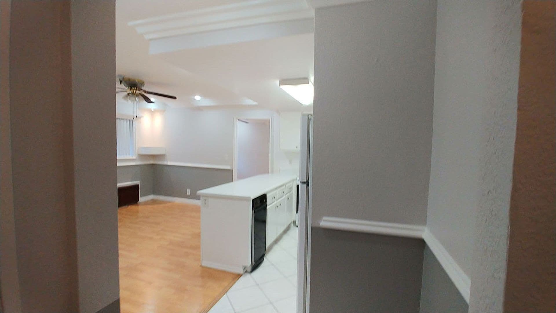 Hollywood Hills Apartment: 2069 N. Argyle Ave.