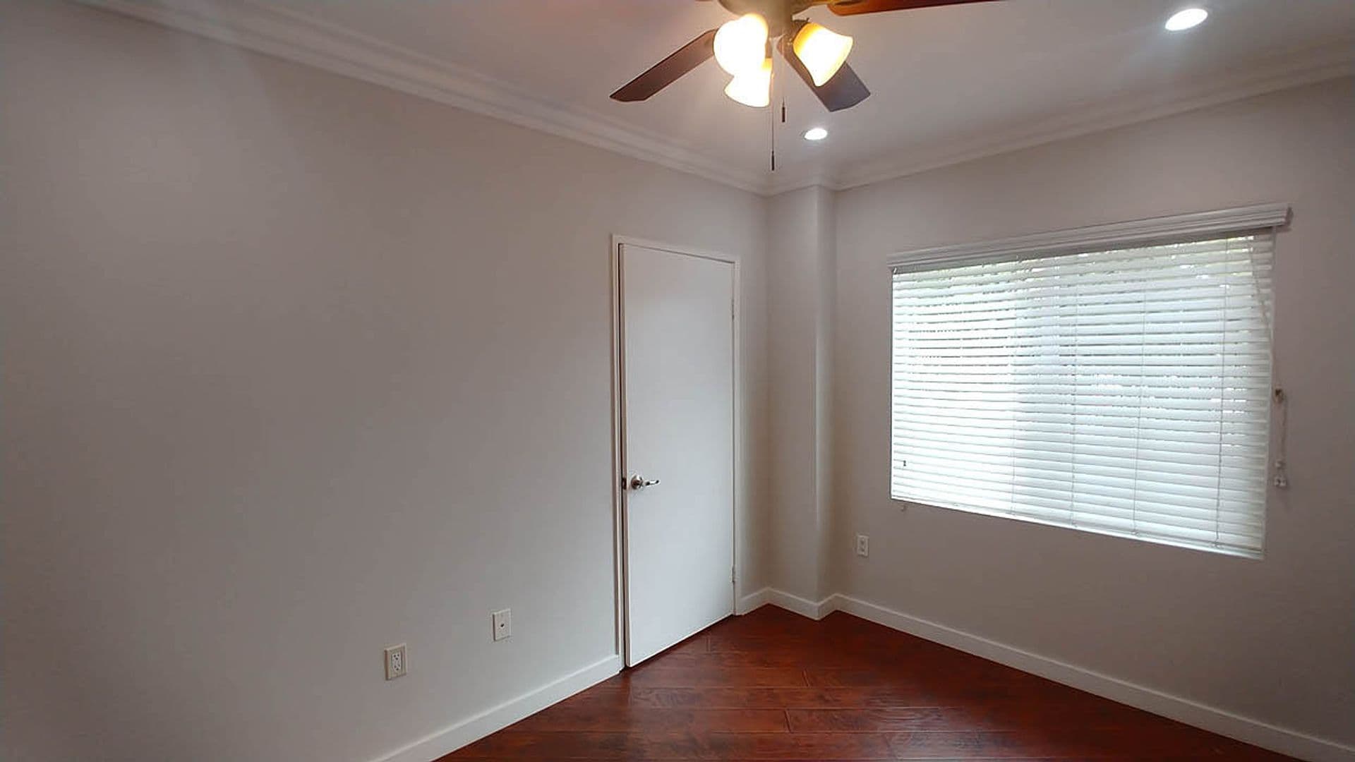 Granada Hills Apartment: 11541 Blucher Ave