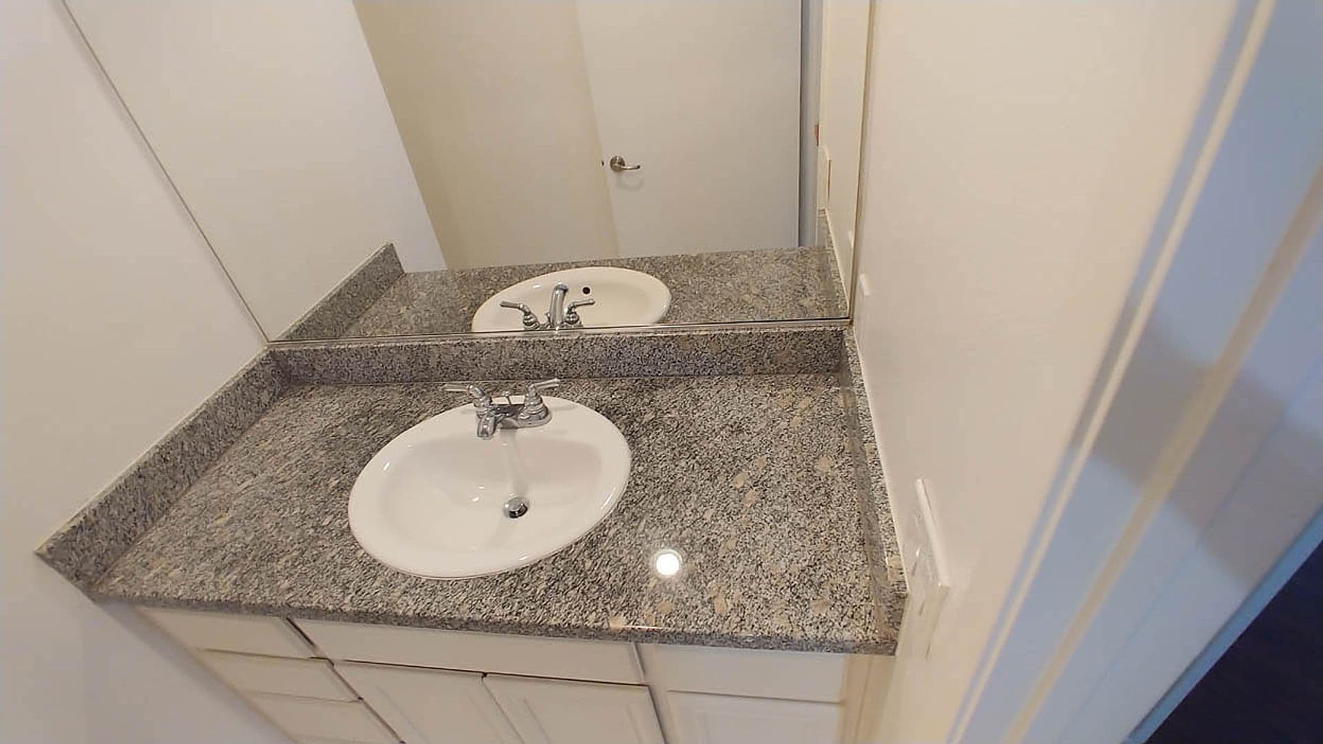 Granada Hills Apartment: 11541 Blucher Ave