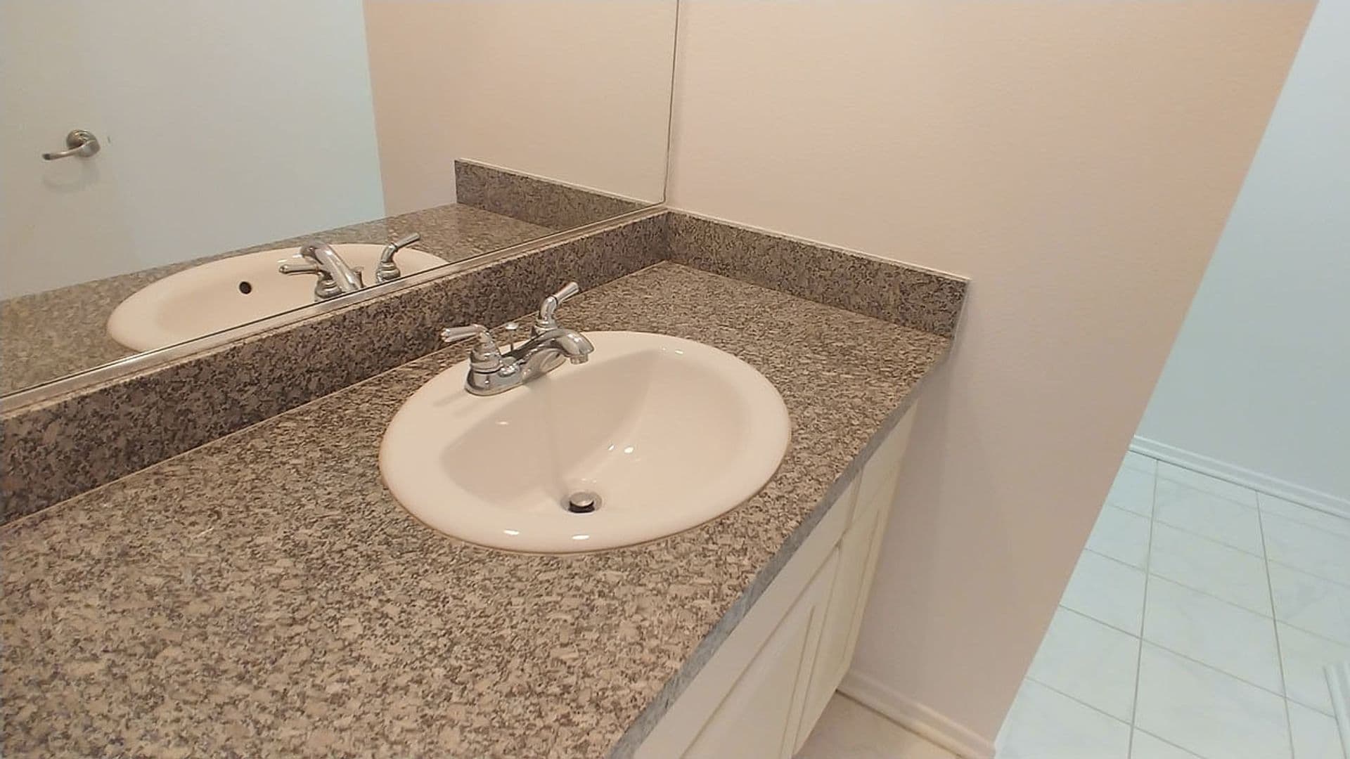 Granada Hills Apartment: 11541 Blucher Ave