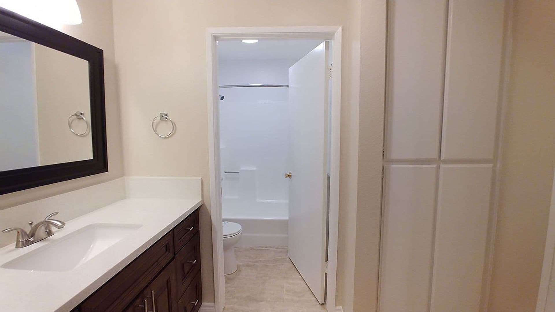 Toluca Lake Apartment: 10741 Camarillo St.