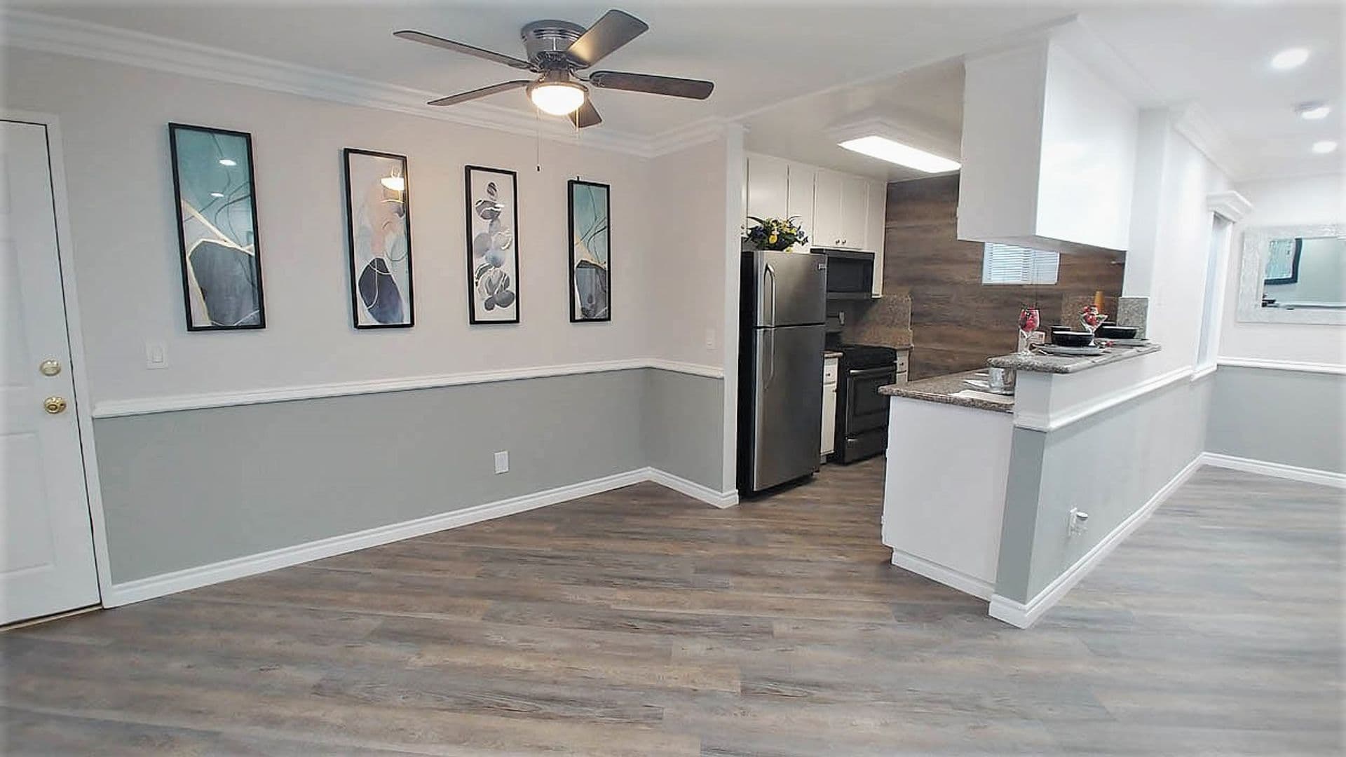 Hollywood Apartment: 6010 Romaine St.