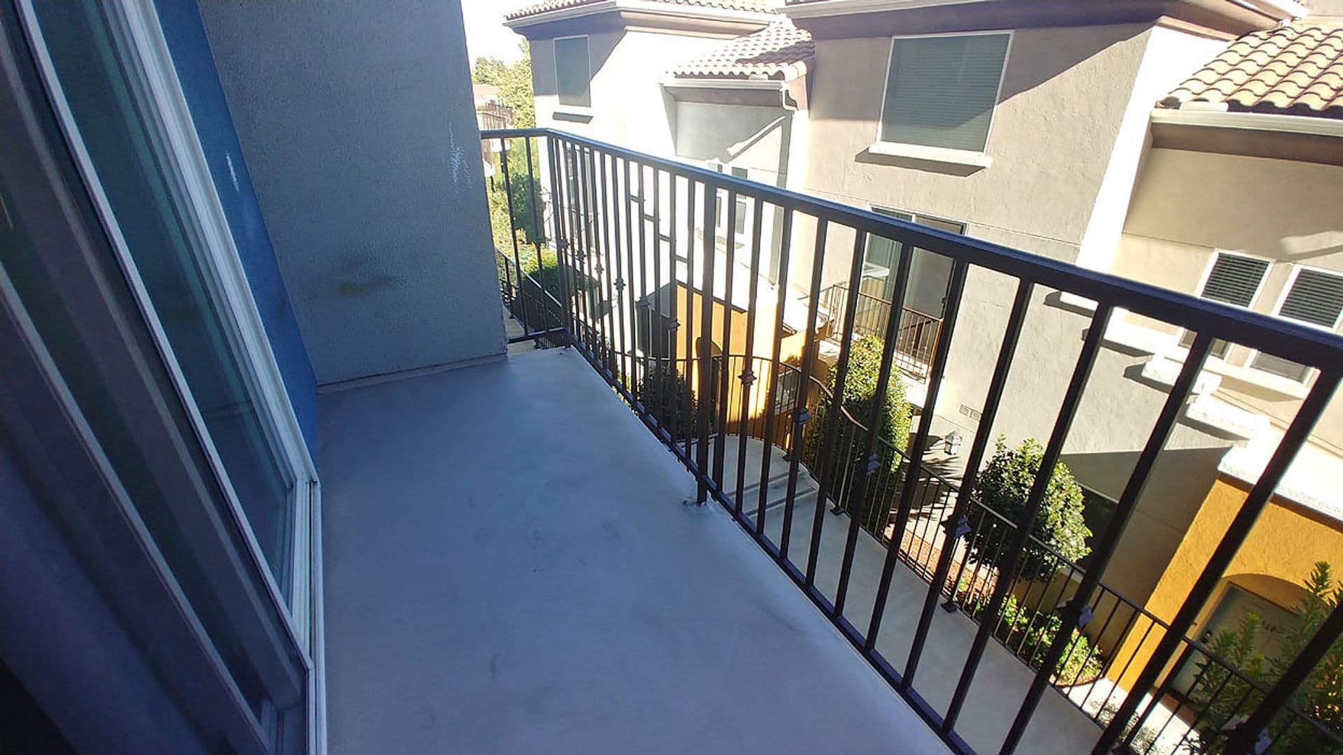 Granada Hills Apartment: 11541 Blucher Ave