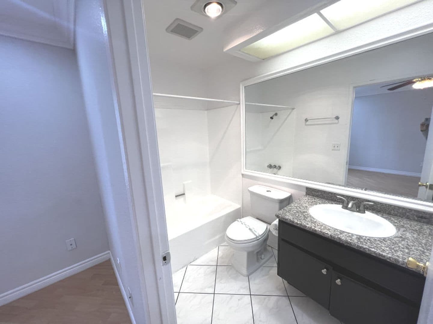 Van Nuys Apartment: 13805 Sherman Way