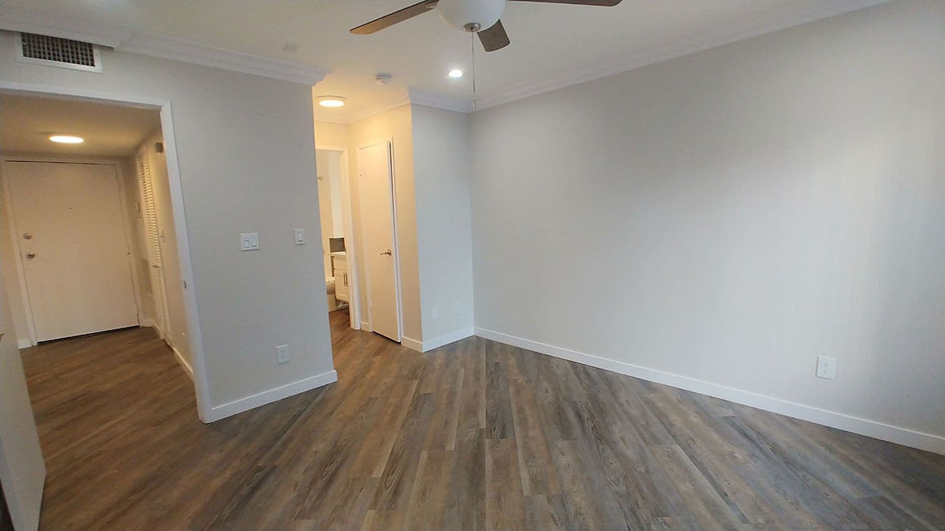 Toluca Lake Apartment: 10741 Camarillo St.