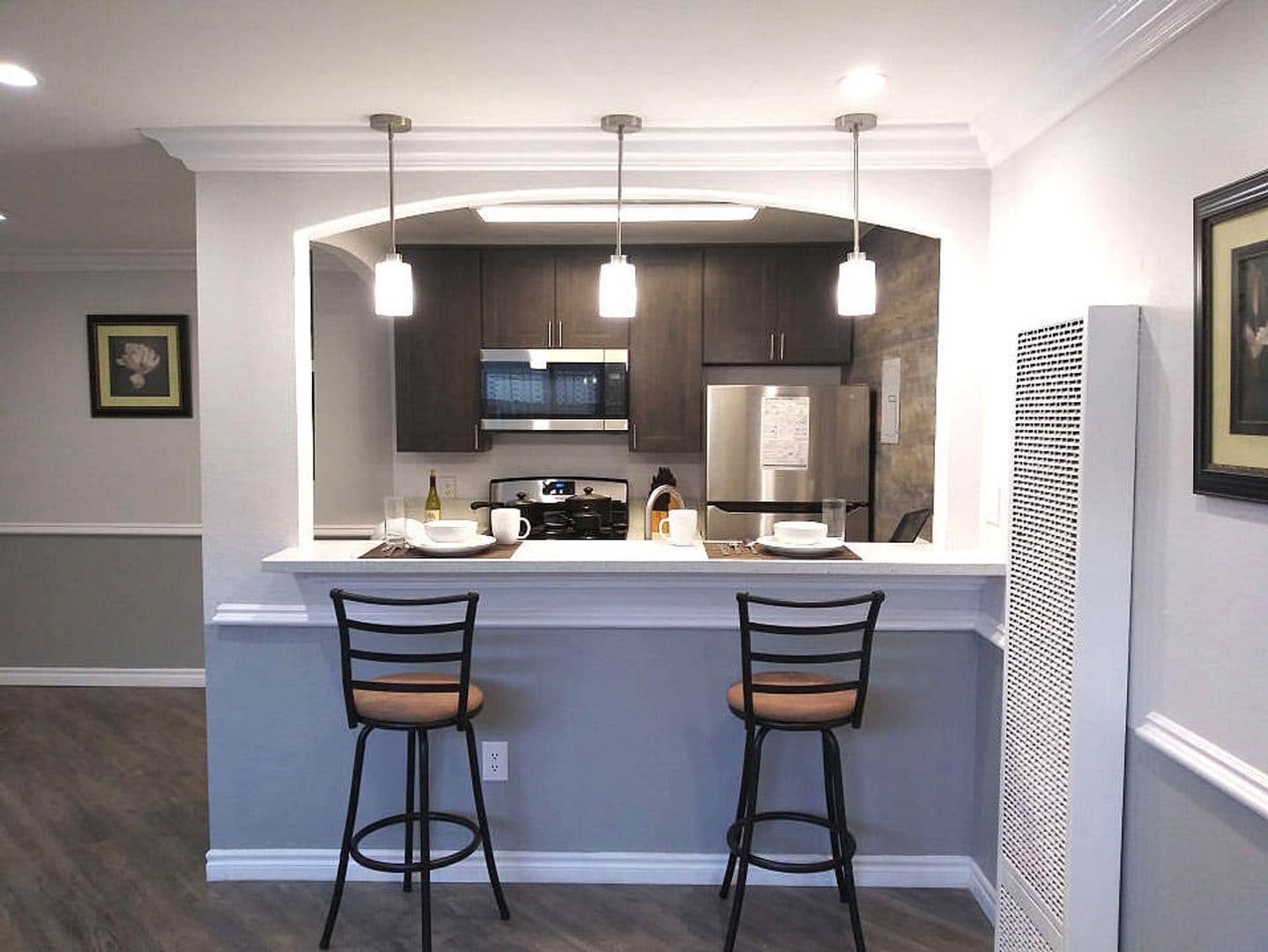 North Hollywood Apartment: 11737 Vanowen St.