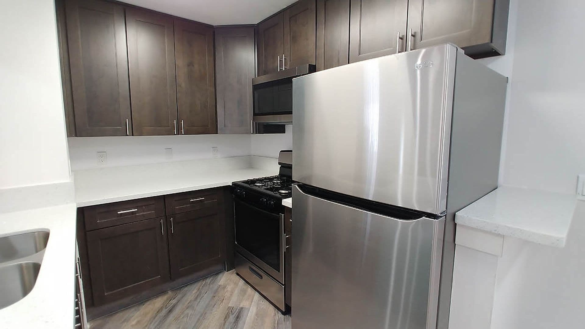 Panorama City Apartment: 14242 Roscoe Blvd.