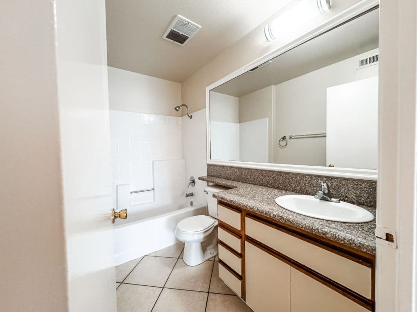 Rialto Apartment: 1414 N. Riverside Ave.
