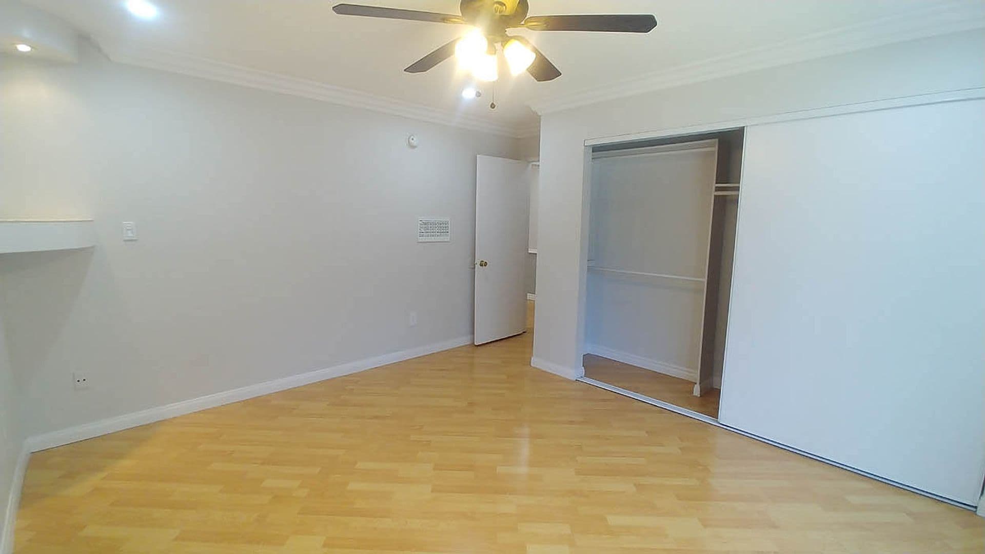 North Hollywood Apartment: 11737 Vanowen St.