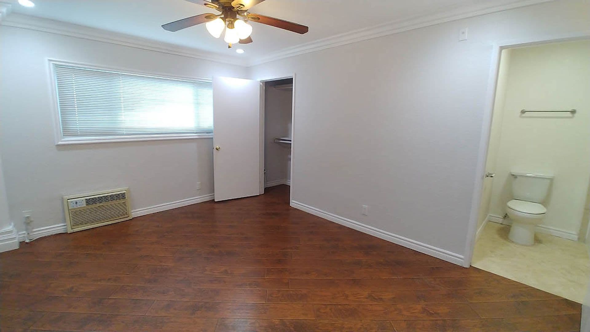 Hollywood Hills Apartment: 2069 N. Argyle Ave.