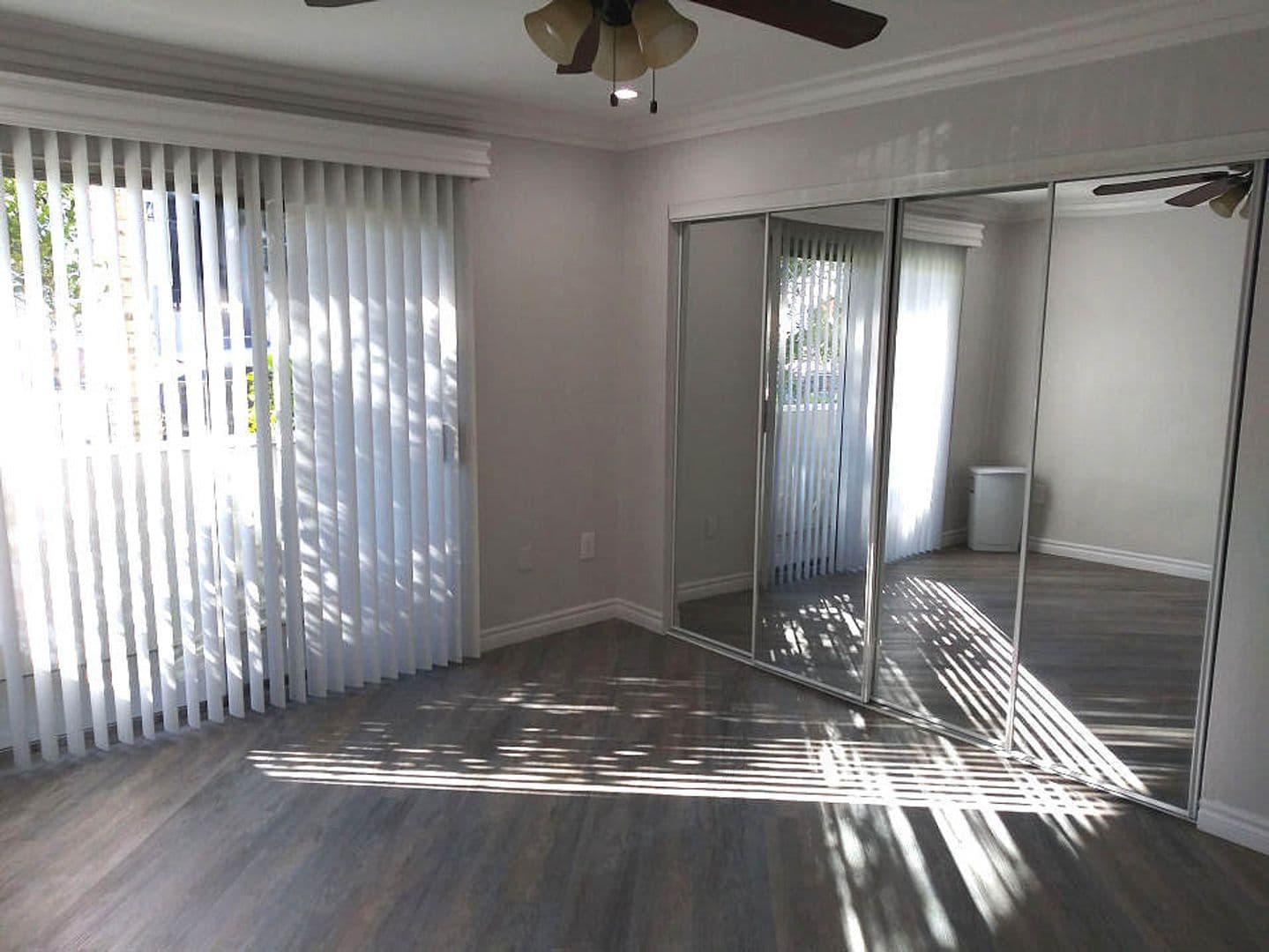 North Hollywood Apartment: 11737 Vanowen St.