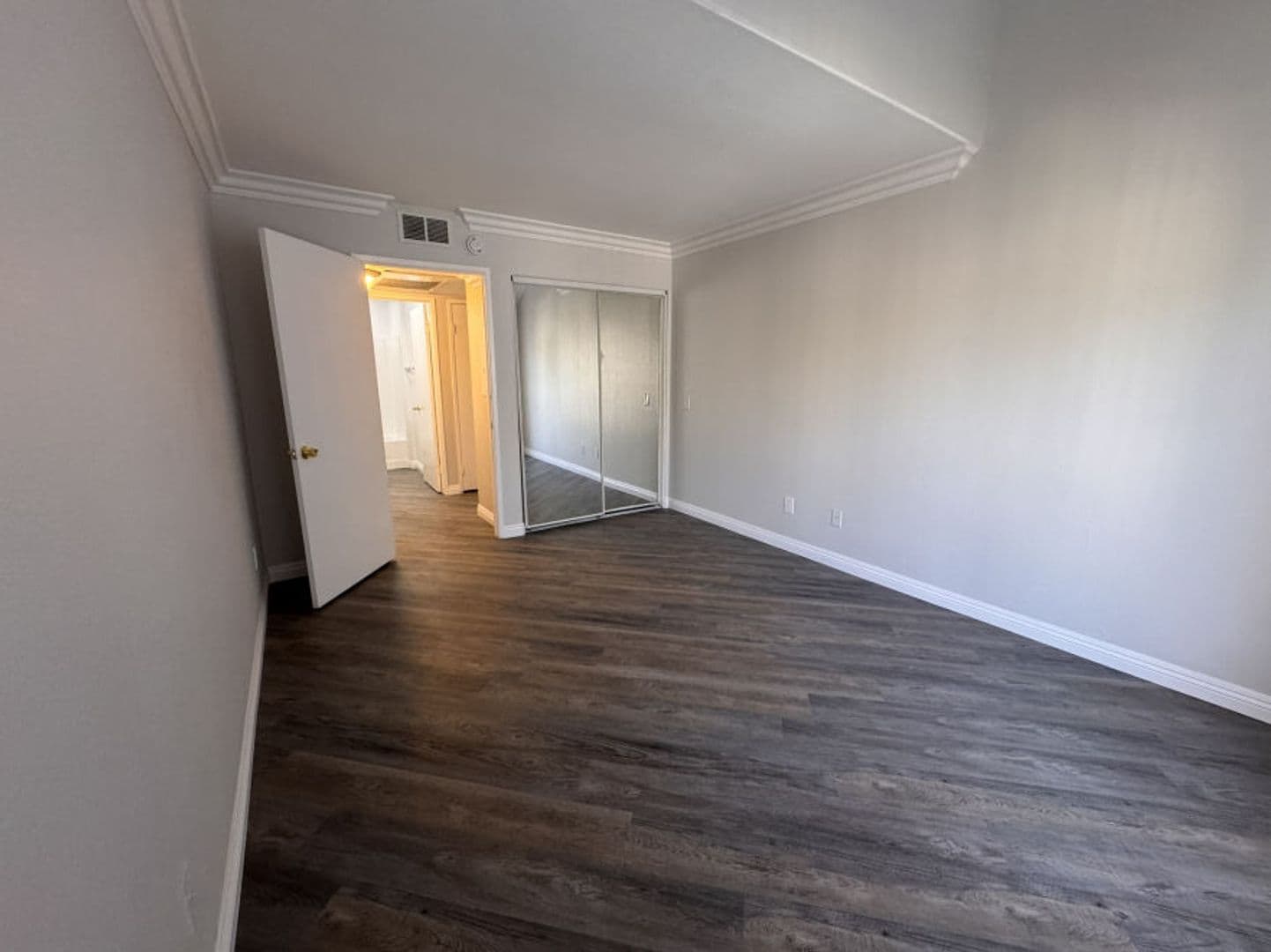Rialto Apartment: 1414 N. Riverside Ave.