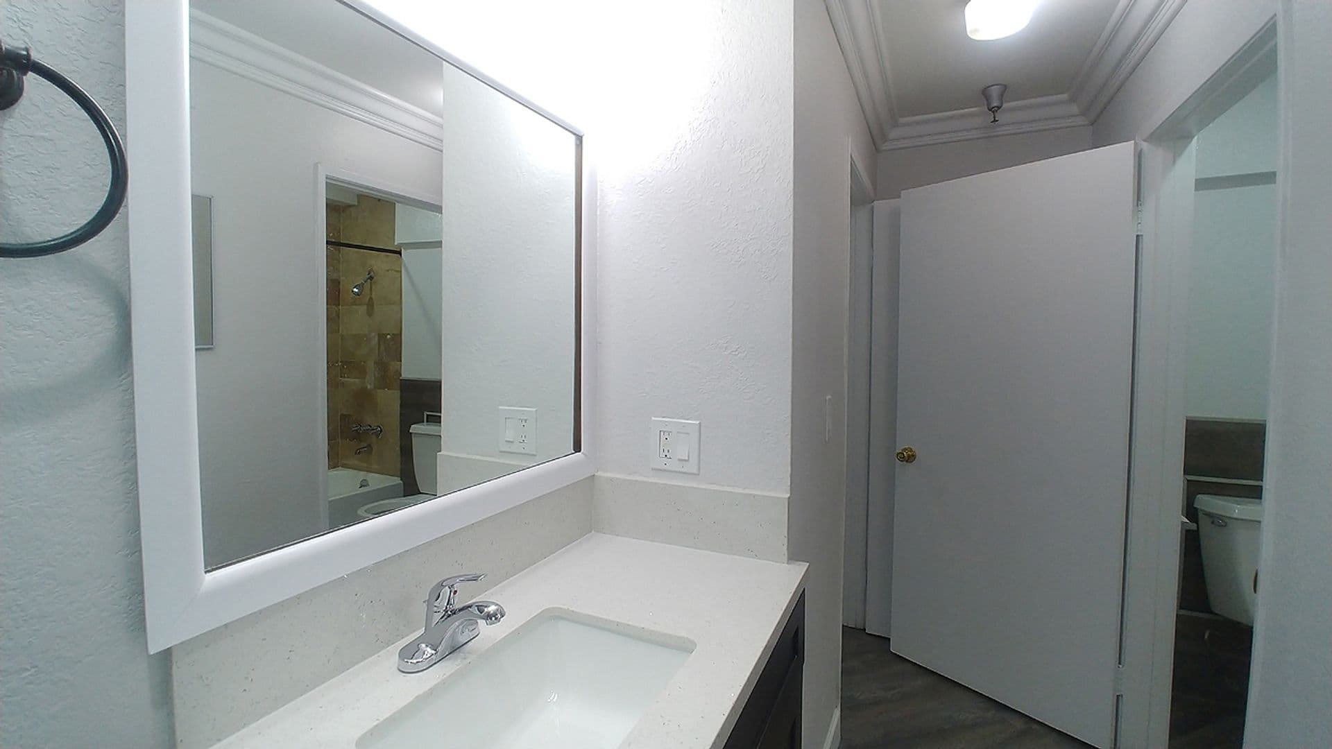 Hollywood Hills Apartment: 2069 N. Argyle Ave.
