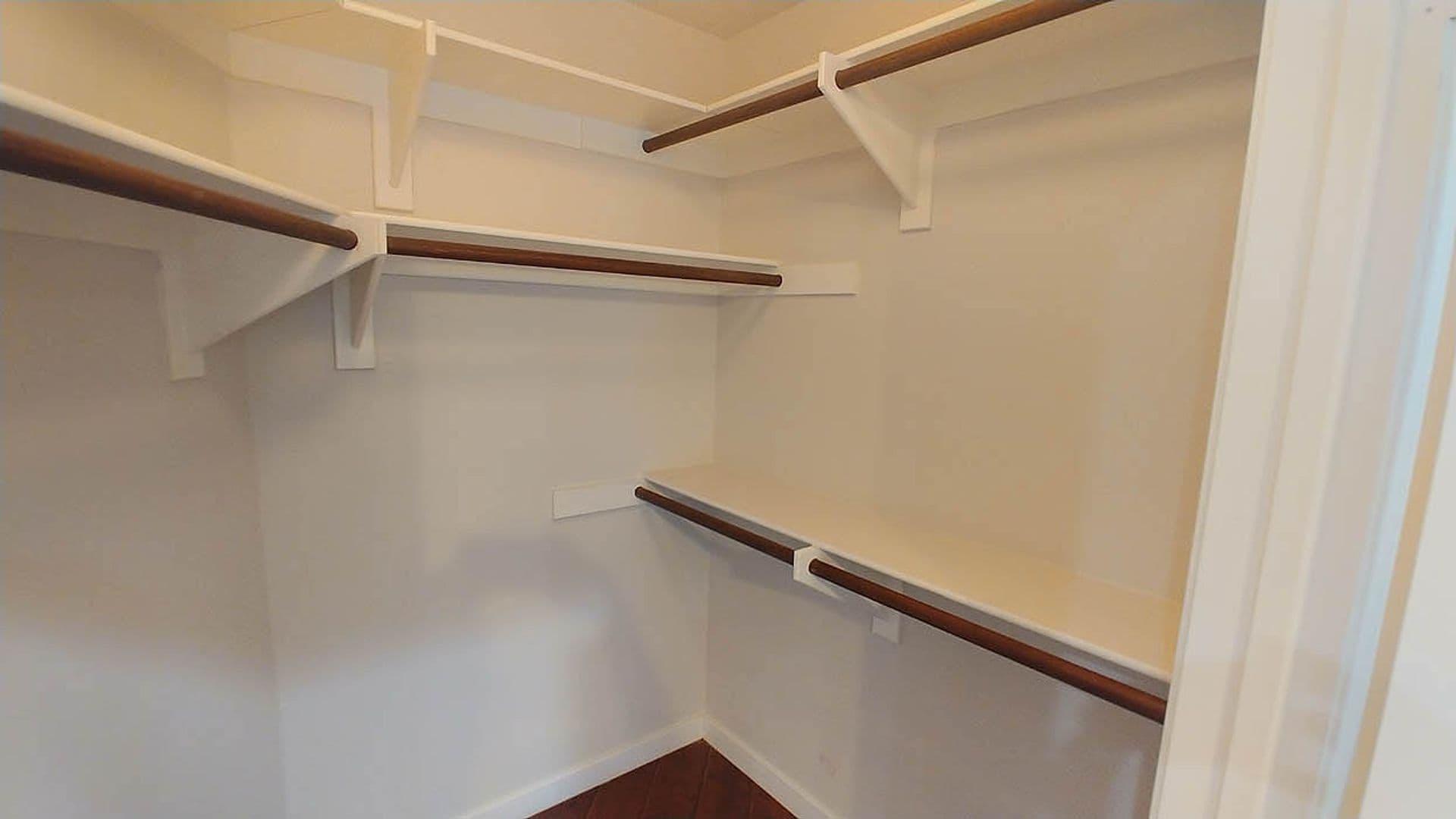 Granada Hills Apartment: 11541 Blucher Ave