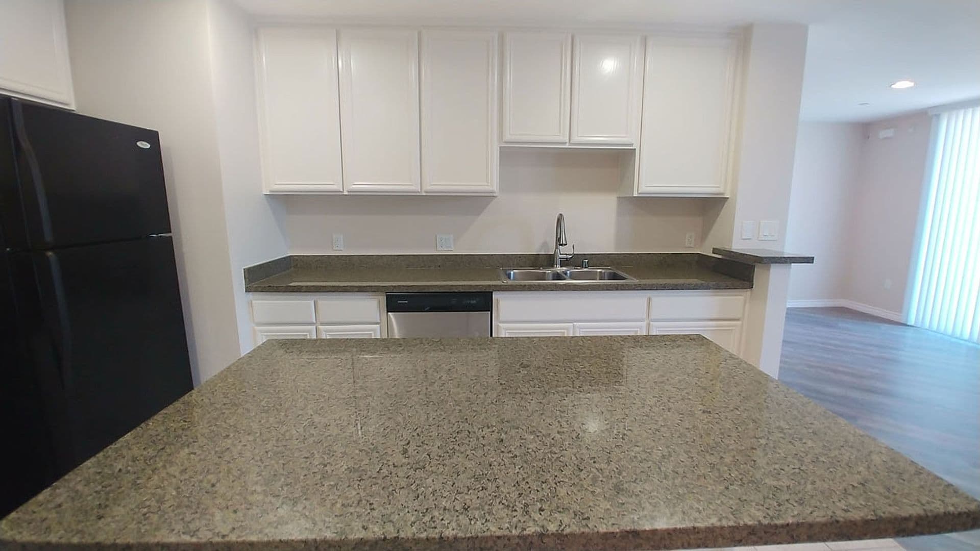 Granada Hills Apartment: 11541 Blucher Ave