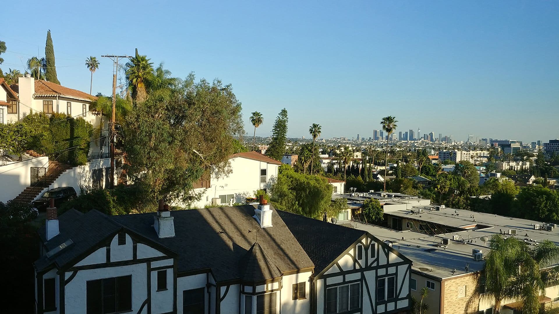Hollywood Hills Apartment: 2069 N. Argyle Ave.