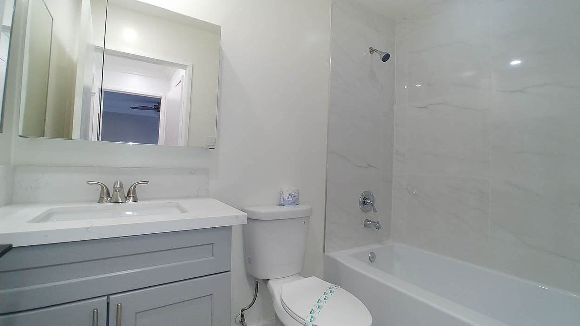 Hollywood Hills Apartment: 2020 N. Beachwood Dr.