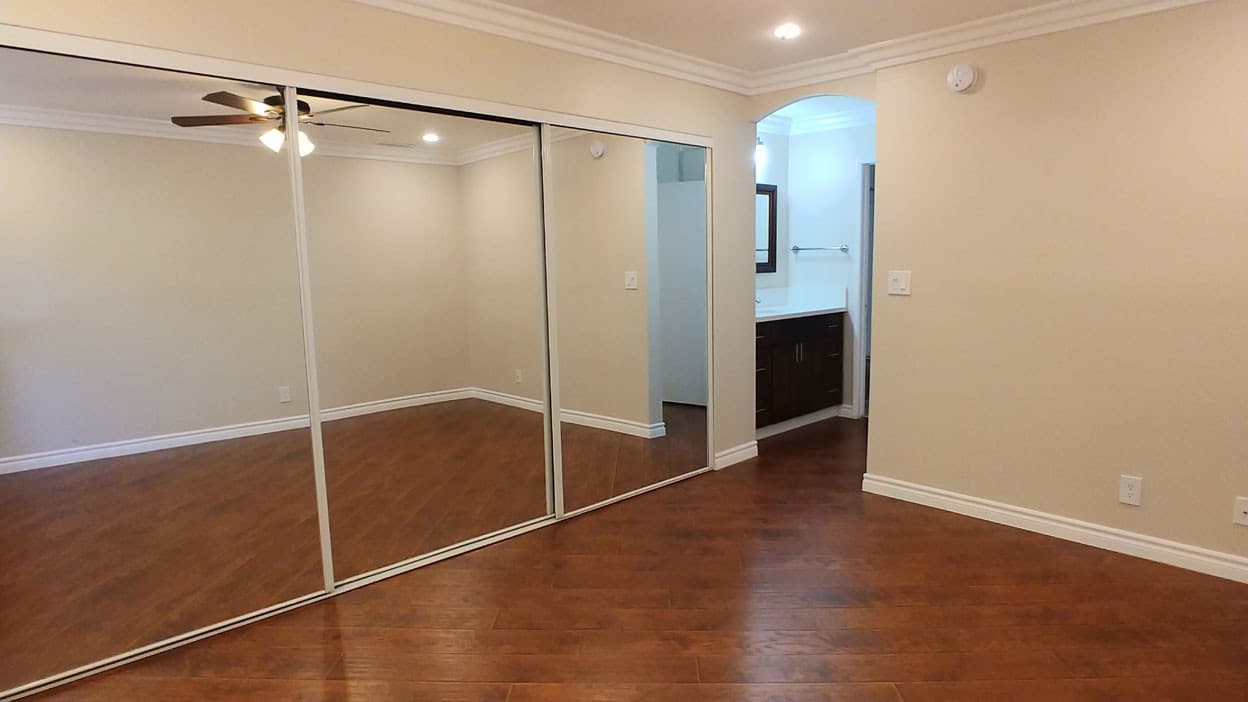 Toluca Lake Apartment: 10741 Camarillo St.