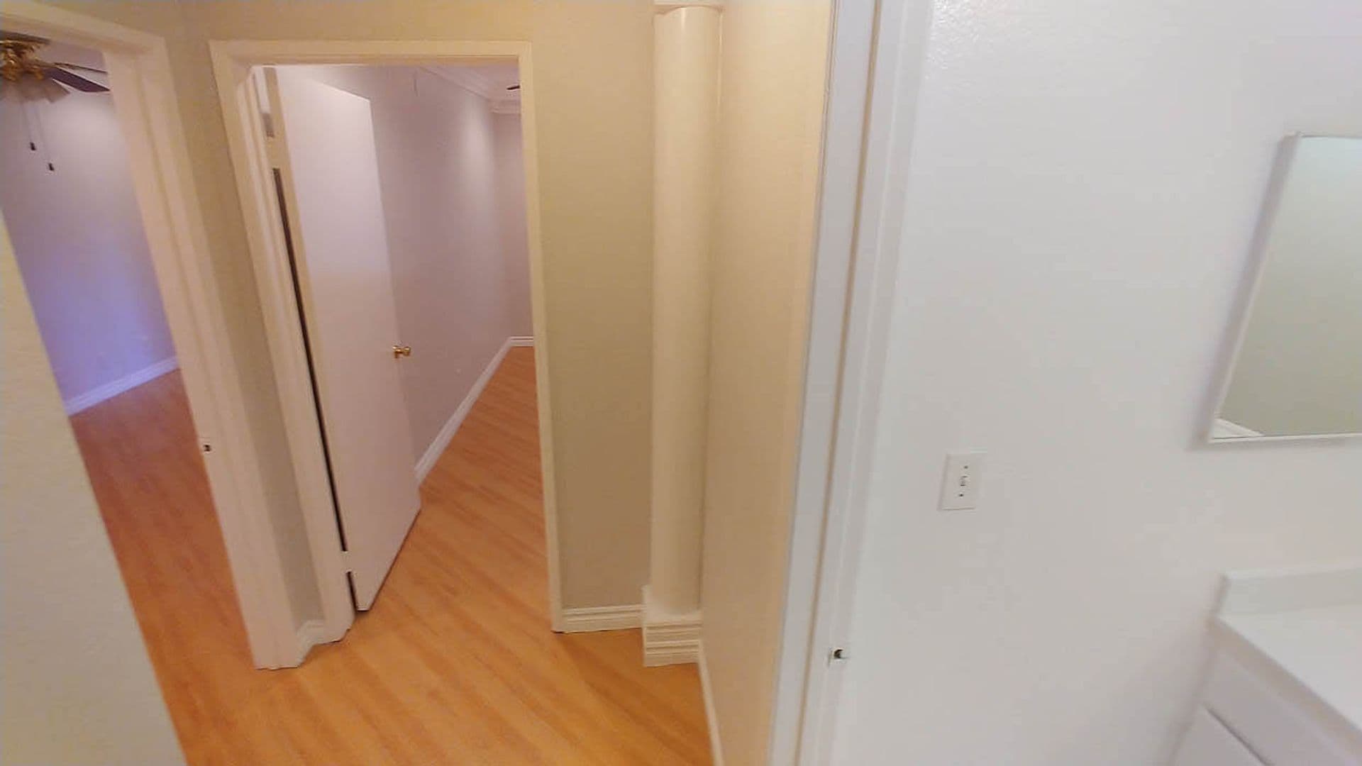 Hollywood Hills Apartment: 2069 N. Argyle Ave.