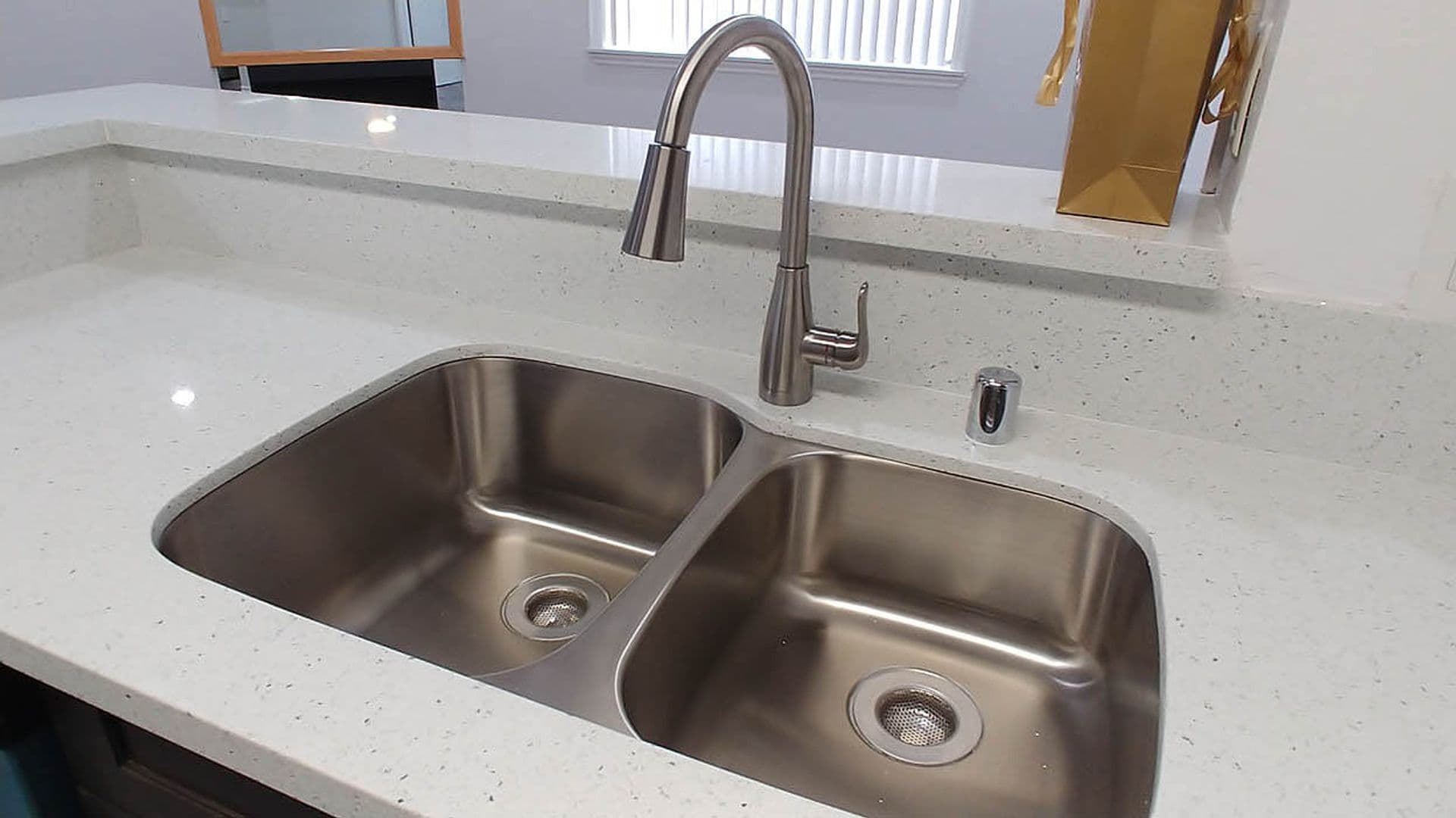 Panorama City Apartment: 14242 Roscoe Blvd.