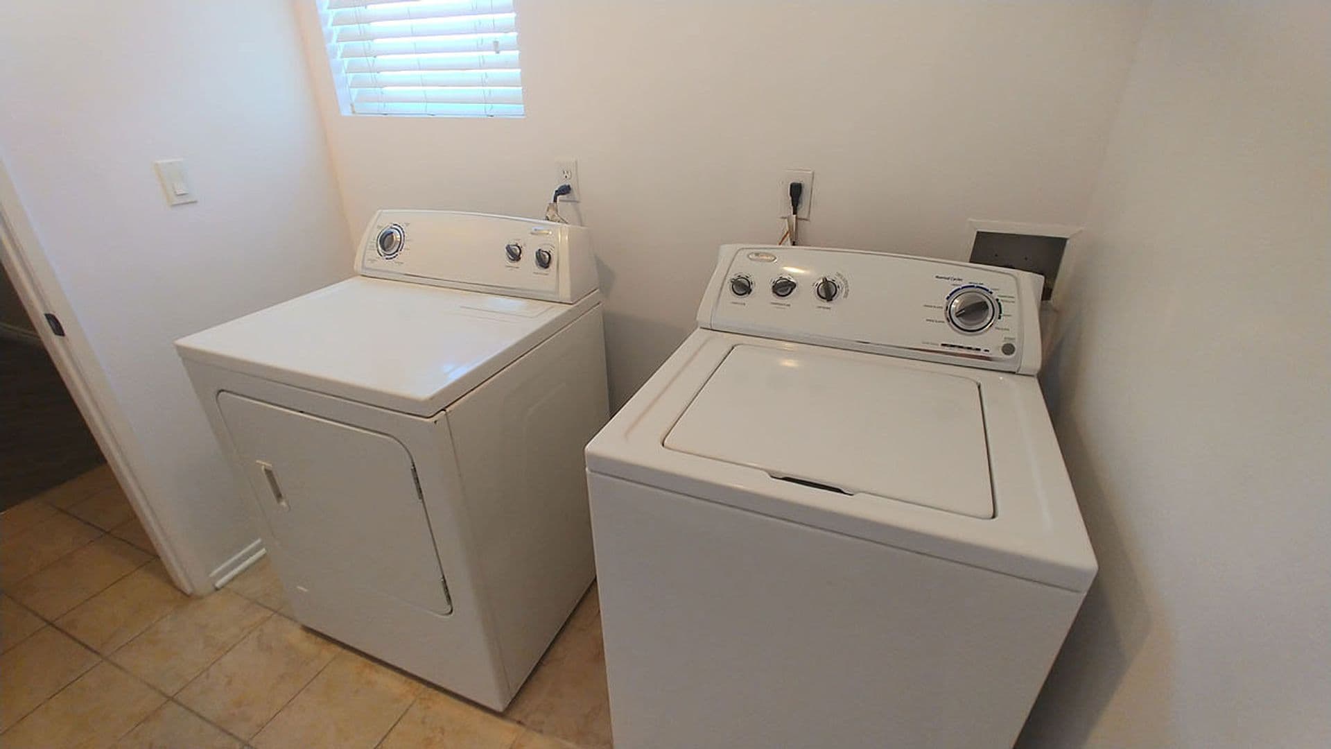 Granada Hills Apartment: 11541 Blucher Ave
