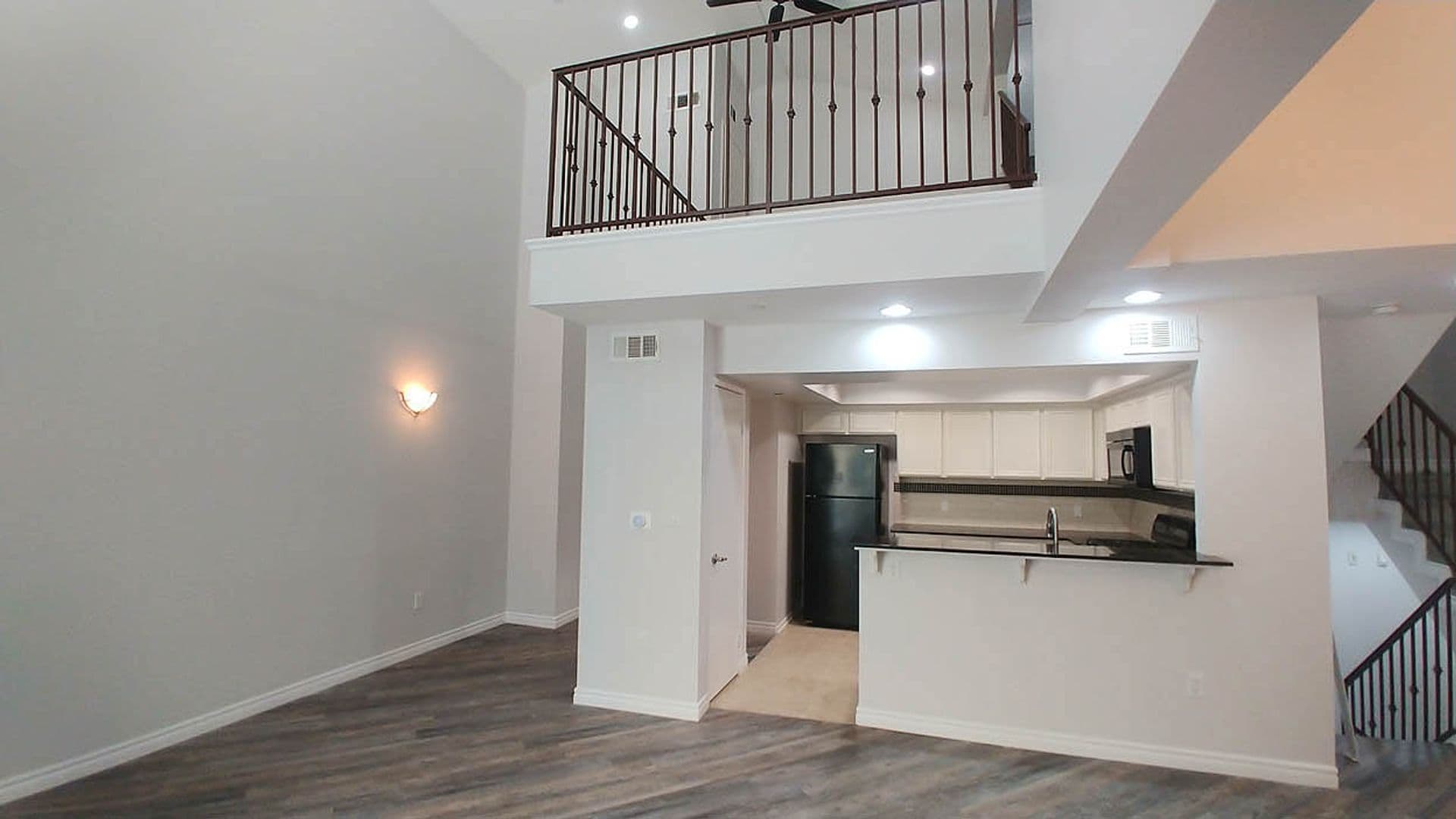 Granada Hills Apartment: 11541 Blucher Ave