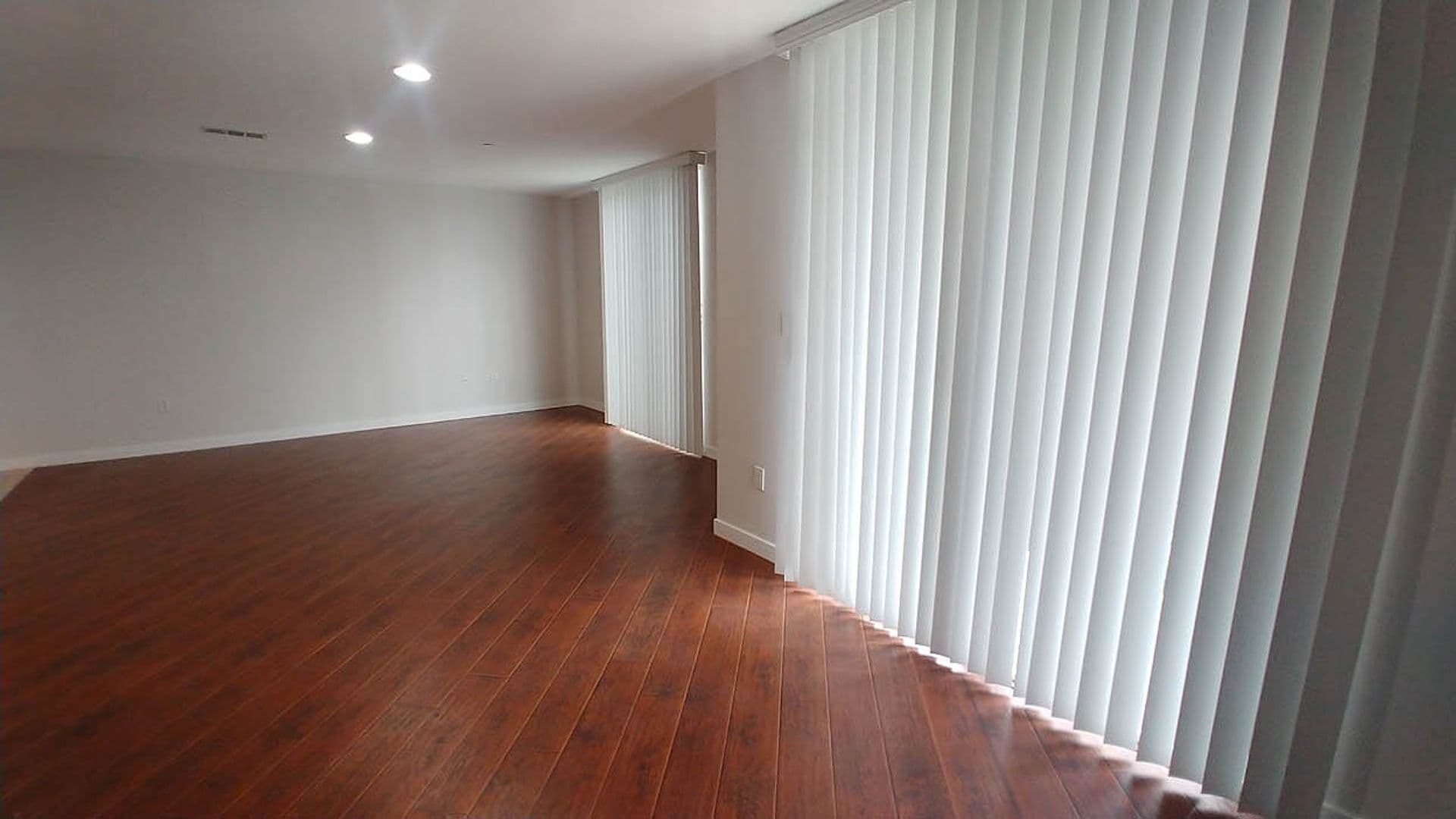 Granada Hills Apartment: 11541 Blucher Ave