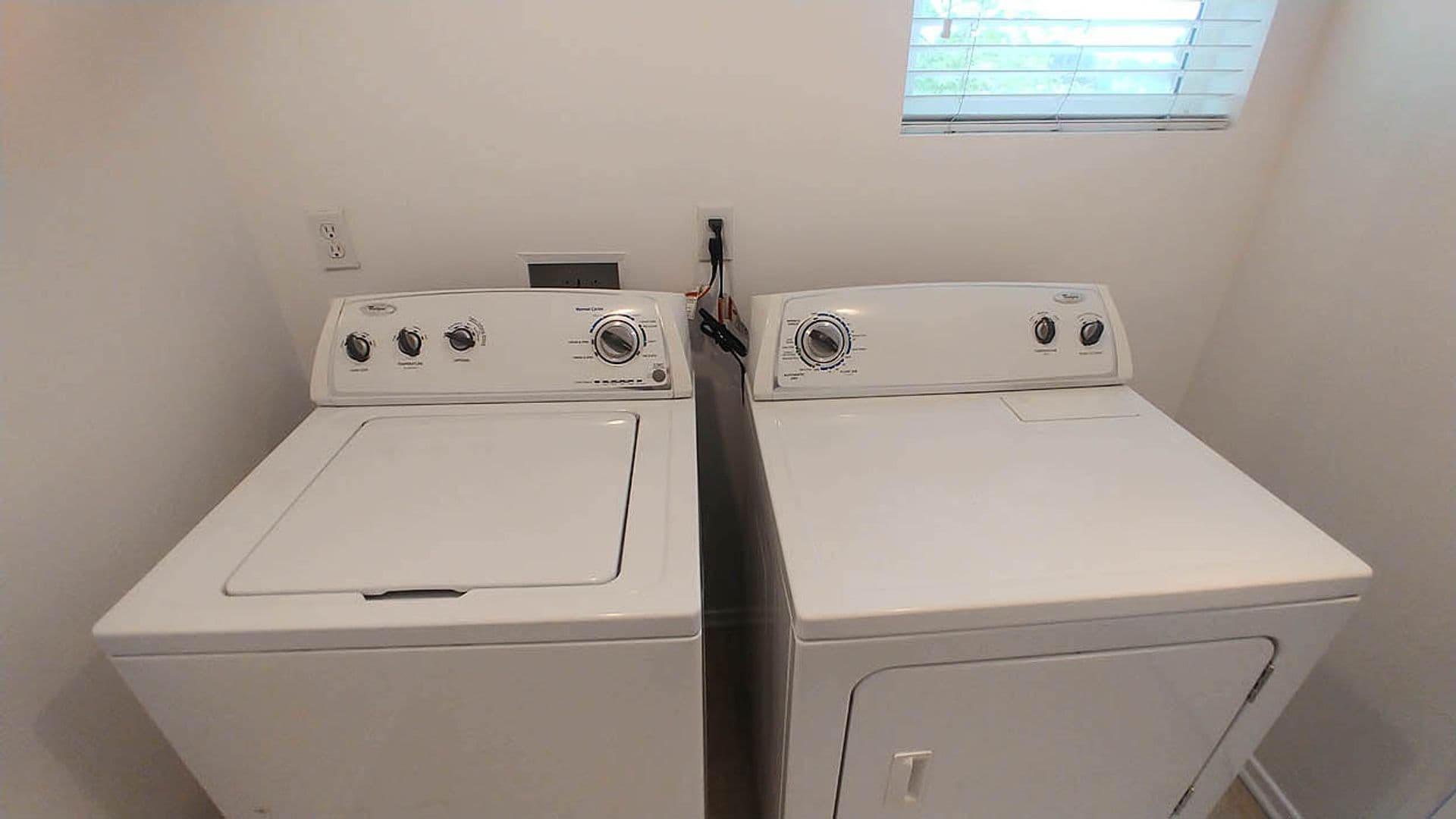 Granada Hills Apartment: 11541 Blucher Ave