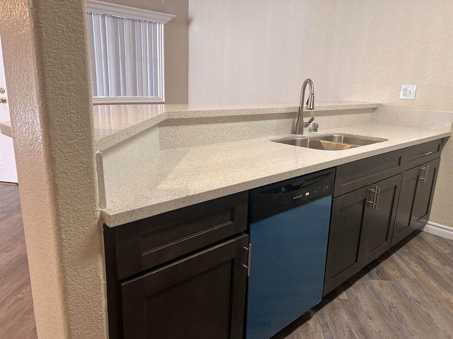 Rialto Apartment: 1414 N. Riverside Ave.
