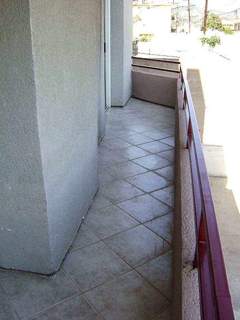 Hollywood Apartment: 940 N. Ardmore Ave.