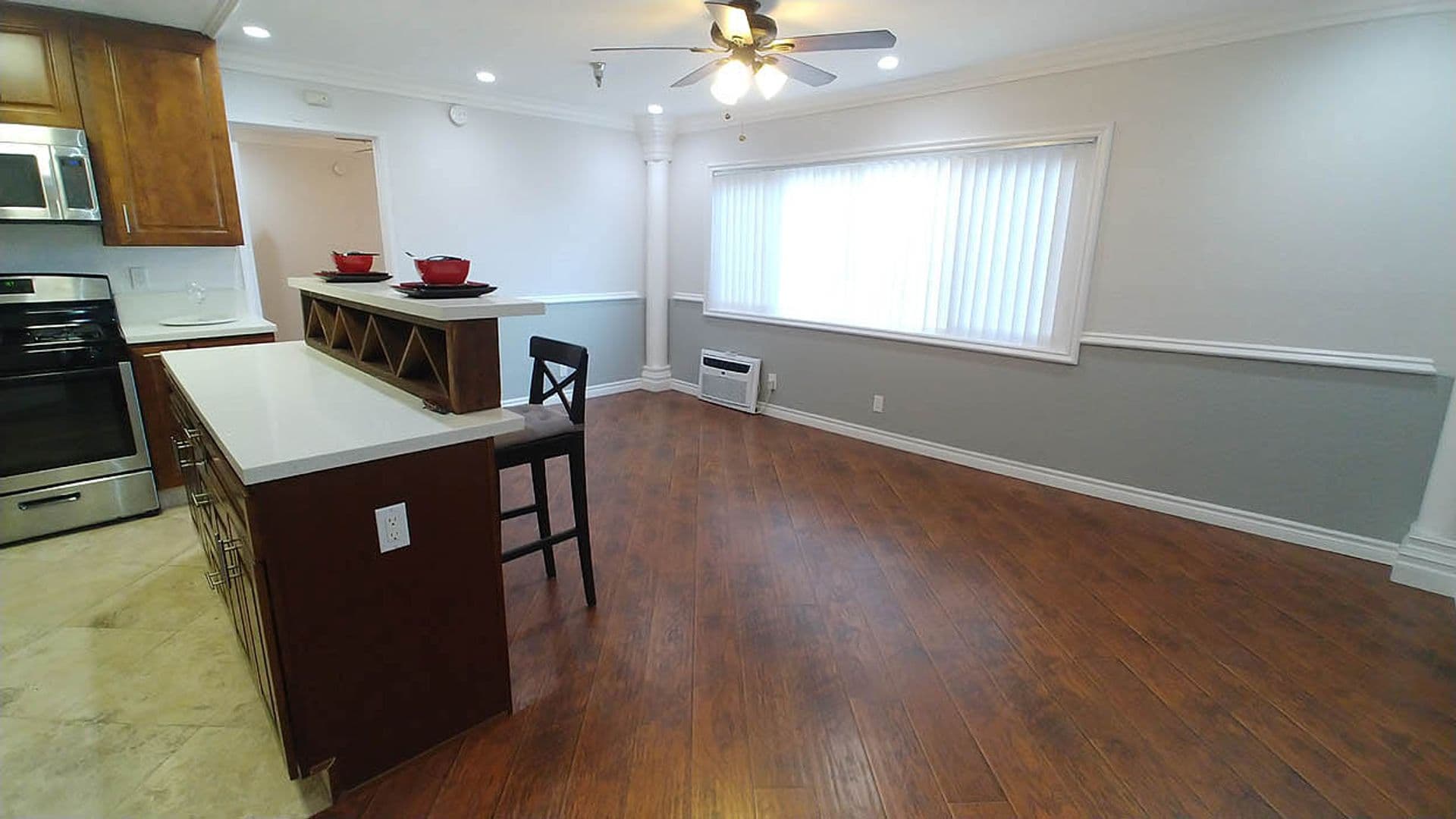 Hollywood Hills Apartment: 2069 N. Argyle Ave.