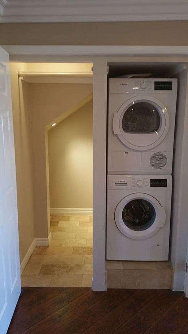 Hollywood Apartment: 940 N. Ardmore Ave.