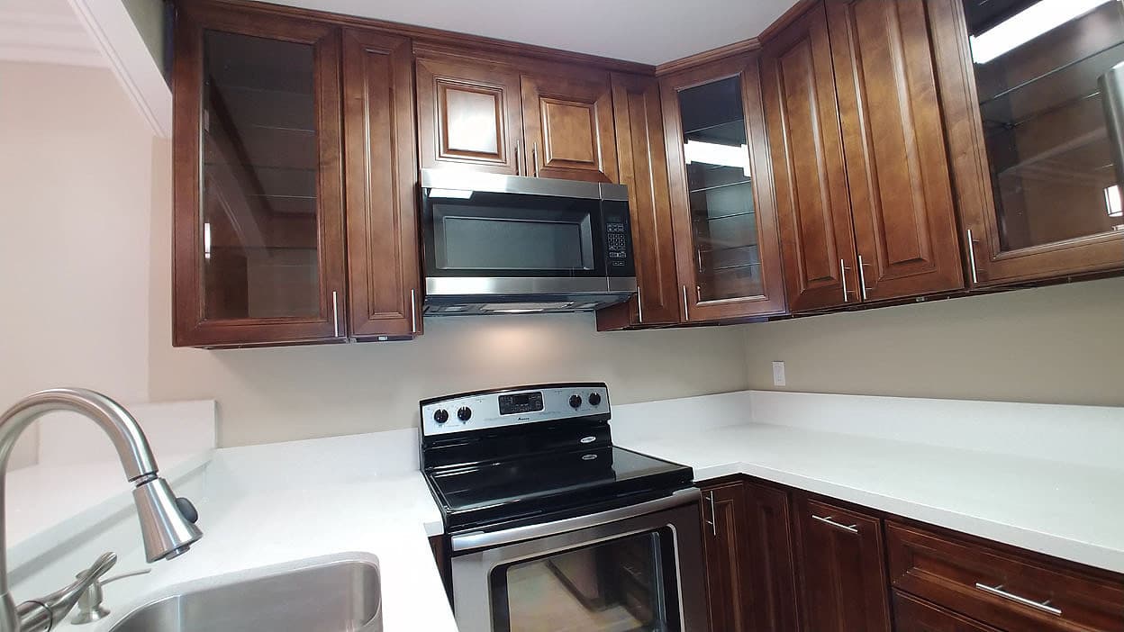 Hollywood Apartment: 1730 N. Gramercy Pl.