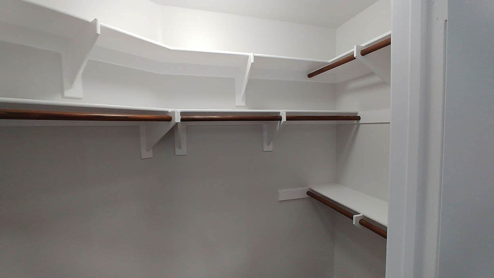 Granada Hills Apartment: 11541 Blucher Ave