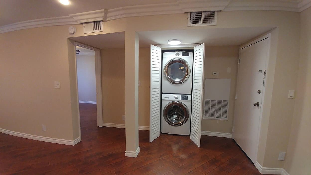 Toluca Lake Apartment: 10741 Camarillo St.