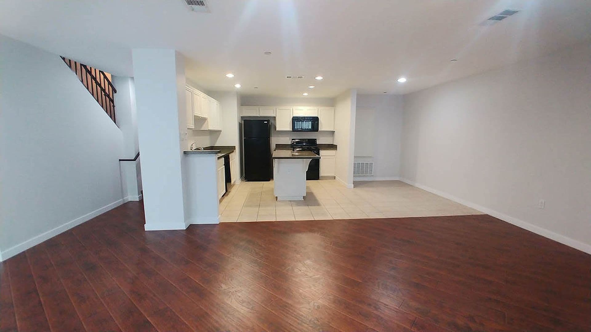 Granada Hills Apartment: 11541 Blucher Ave