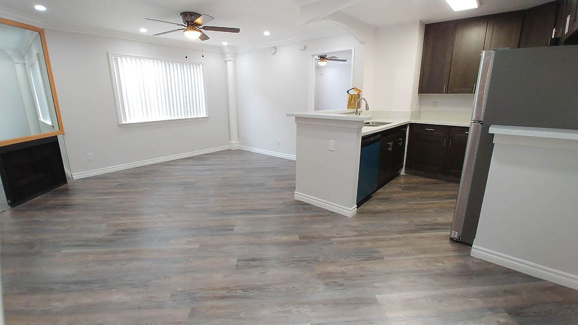 Panorama City Apartment: 14242 Roscoe Blvd.