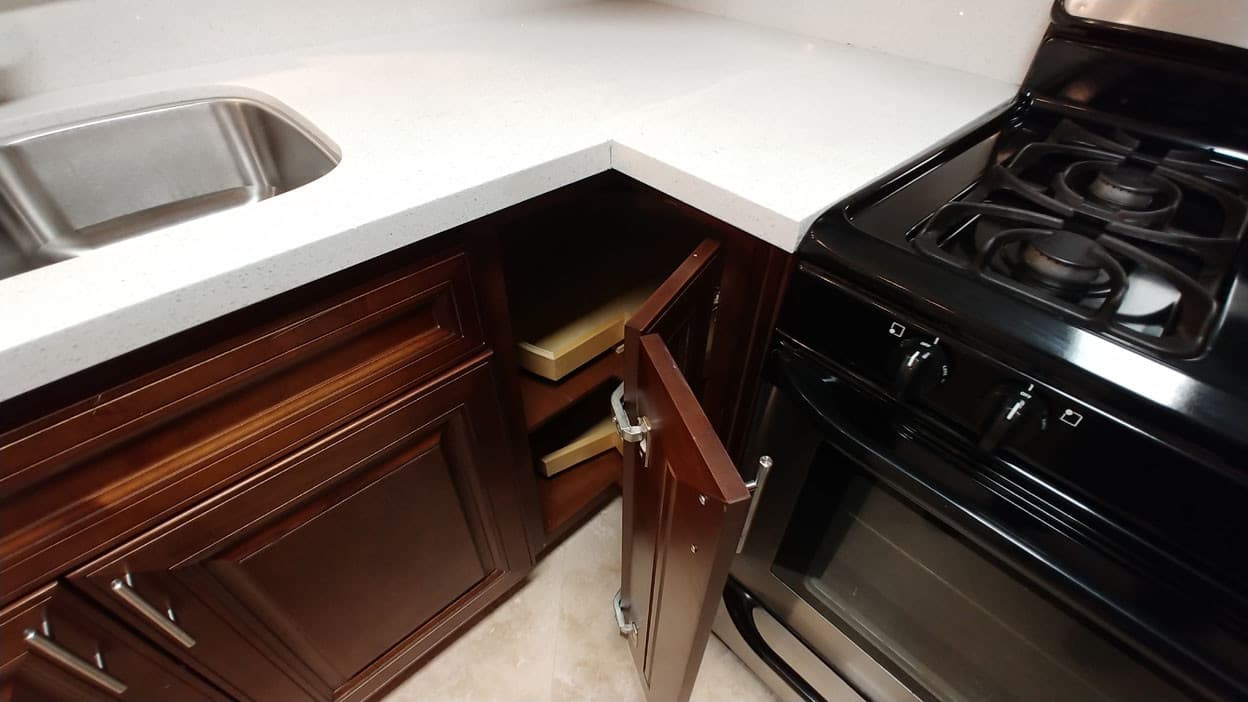 Toluca Lake Apartment: 10741 Camarillo St.