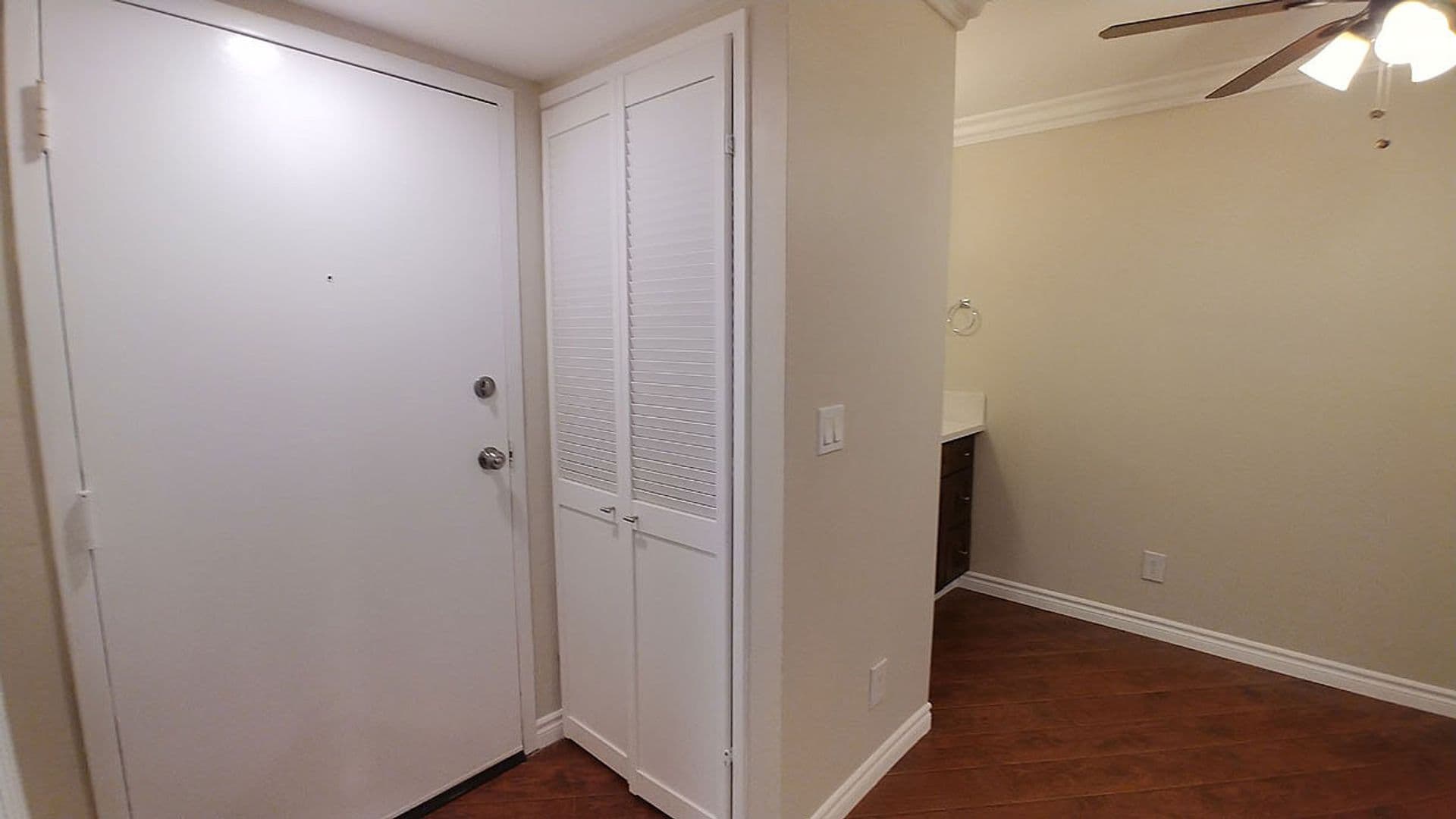 Toluca Lake Apartment: 10741 Camarillo St.