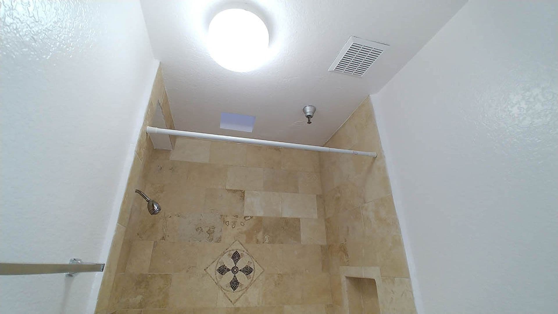 Hollywood Hills Apartment: 2069 N. Argyle Ave.
