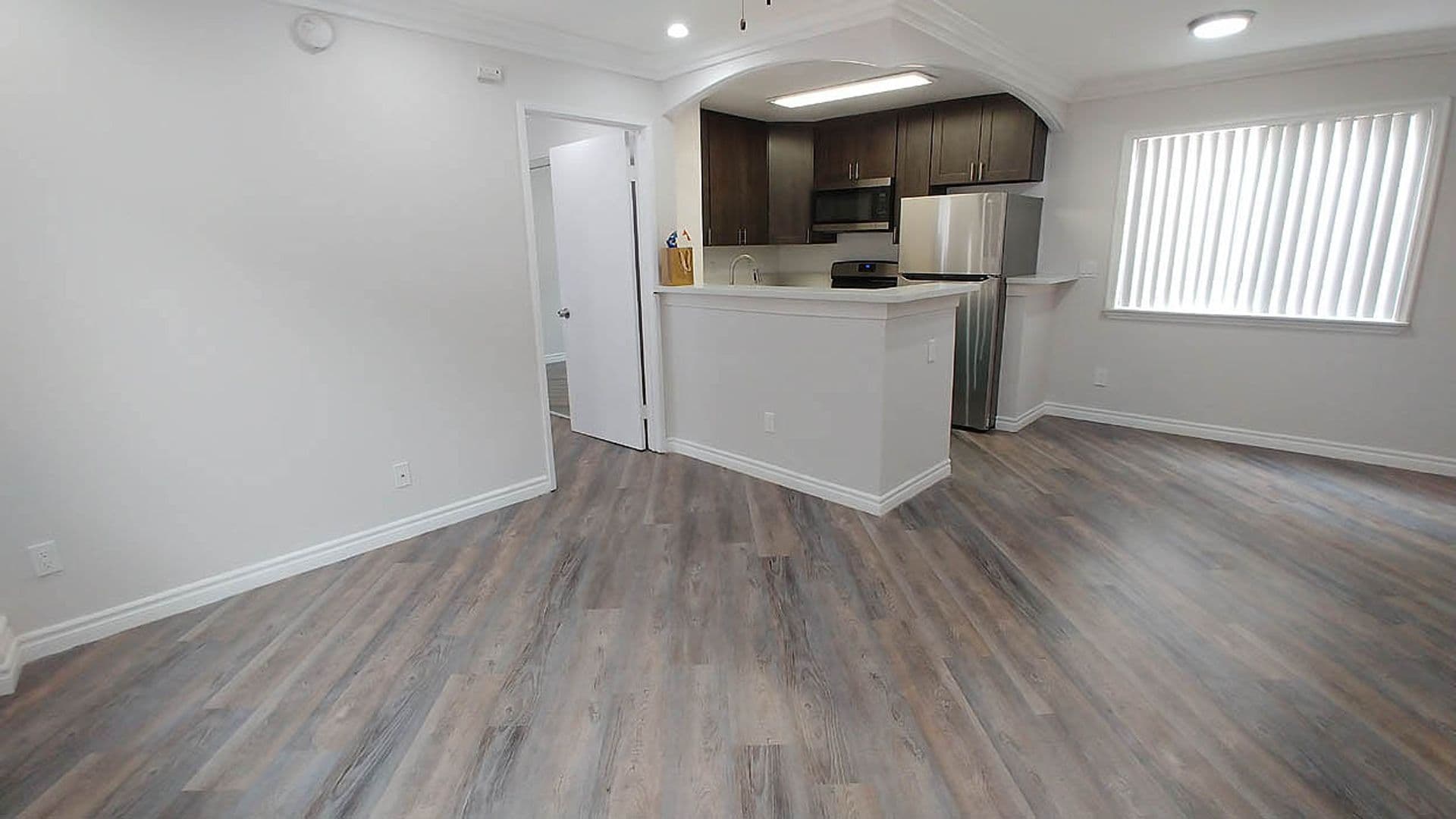 Panorama City Apartment: 14242 Roscoe Blvd.