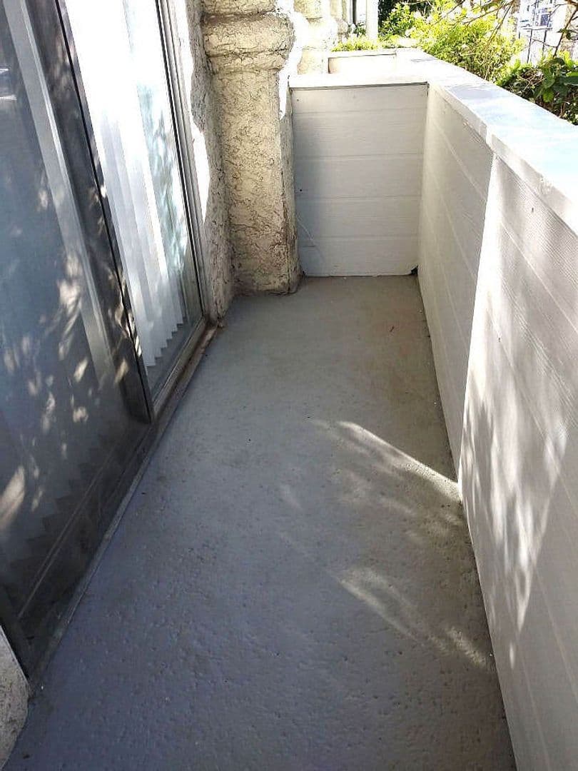 North Hollywood Apartment: 11737 Vanowen St.