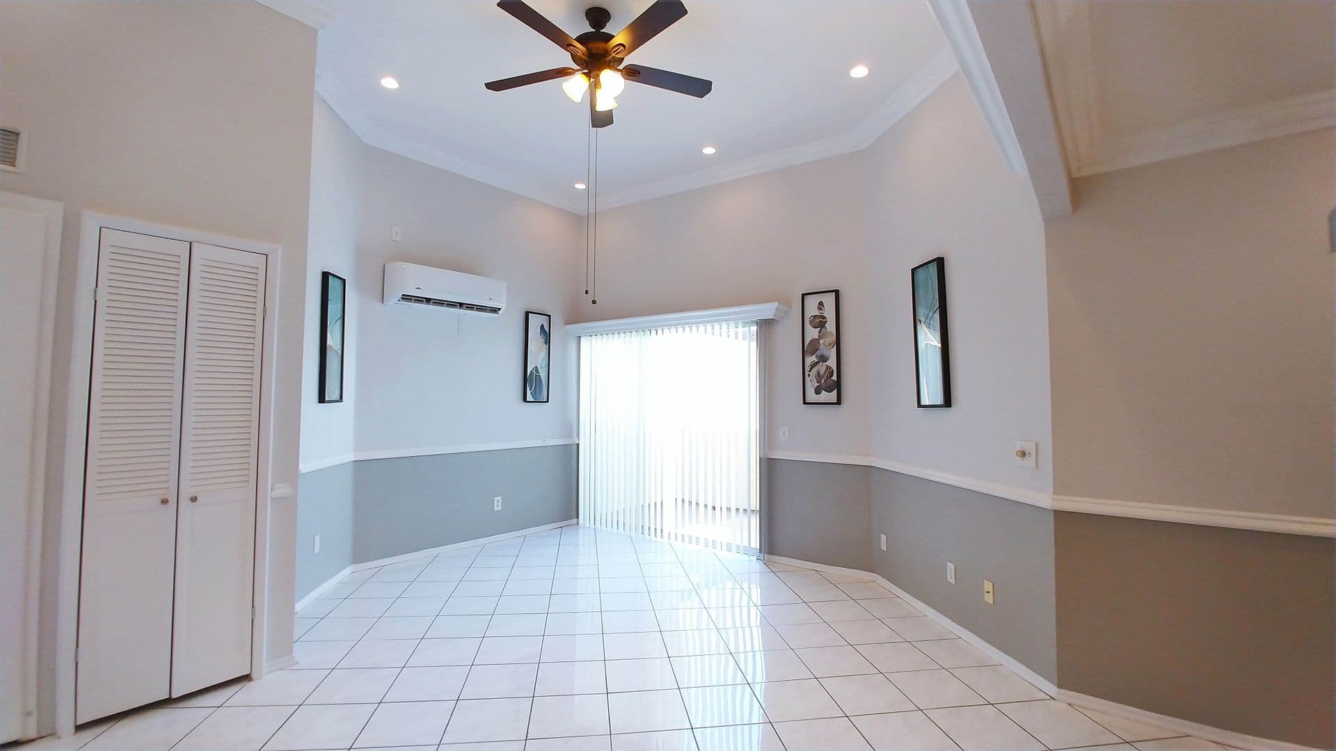 Hollywood Apartment: 6010 Romaine St.