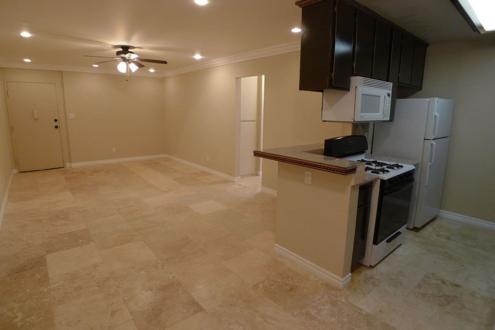North Hills Apartment: 8950 Memory Park Ave.