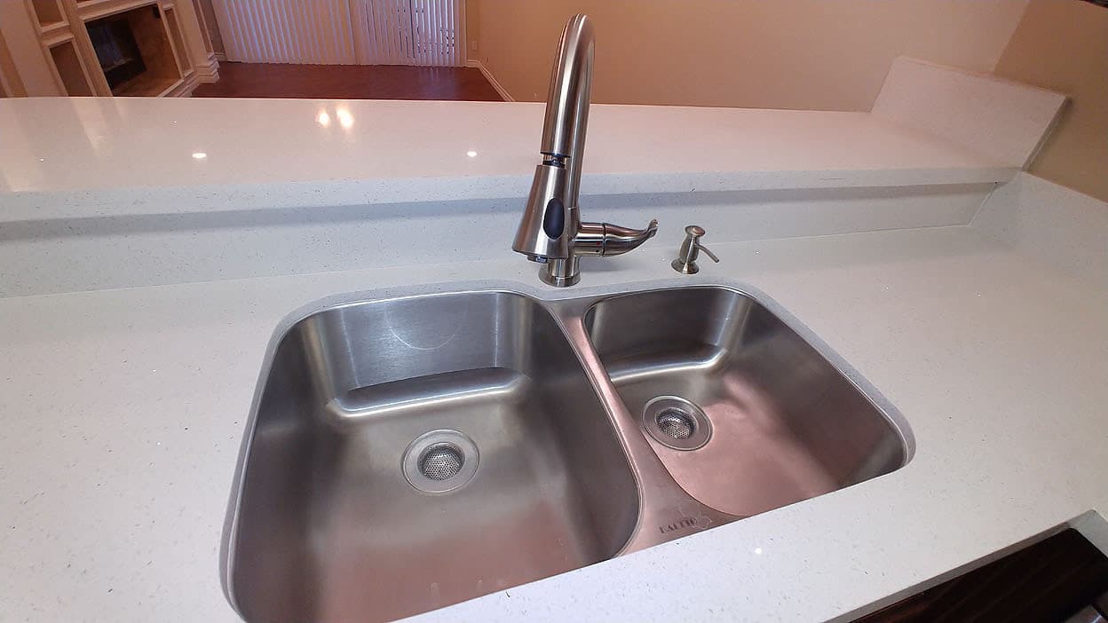 Hollywood Apartment: 1730 N. Gramercy Pl.