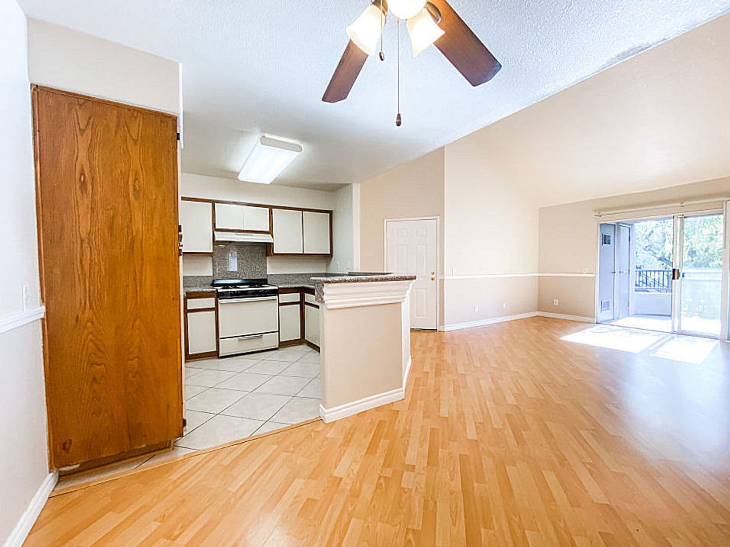 Rialto Apartment: 1414 N. Riverside Ave.