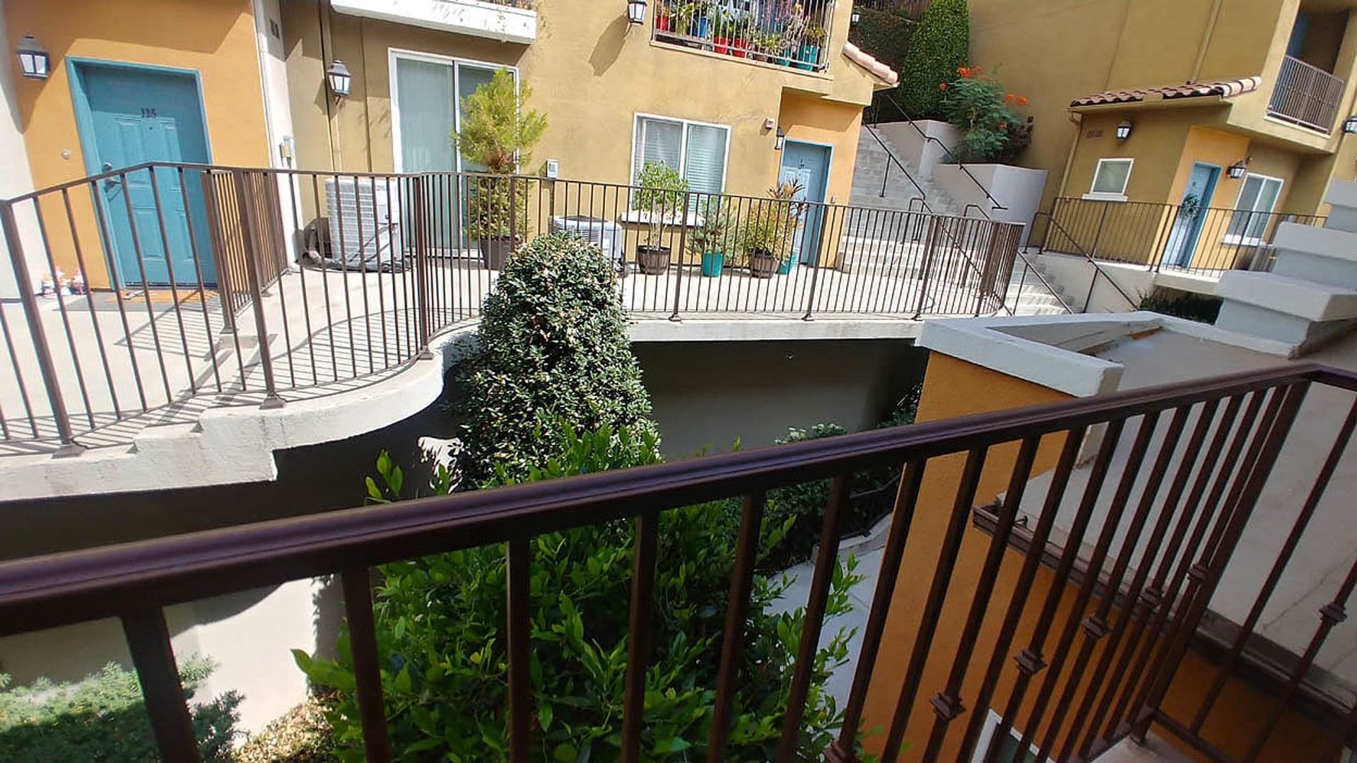 Granada Hills Apartment: 11541 Blucher Ave