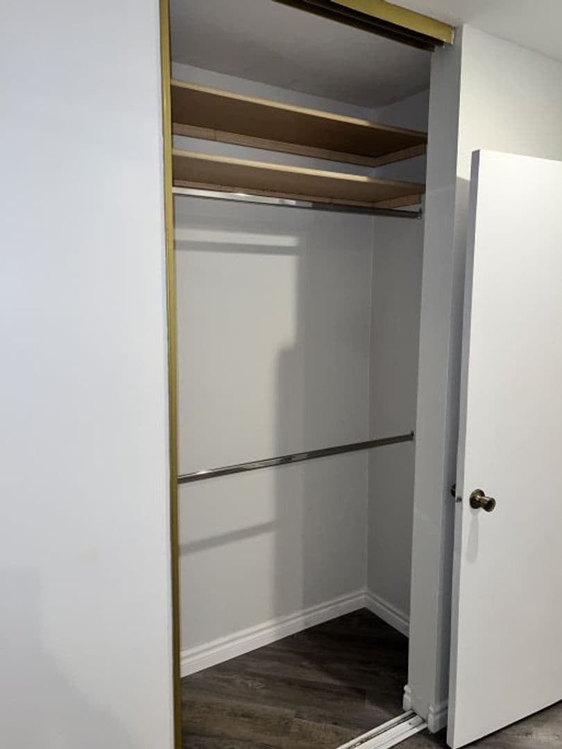 North Hills Apartment: 8950 Memory Park Ave.
