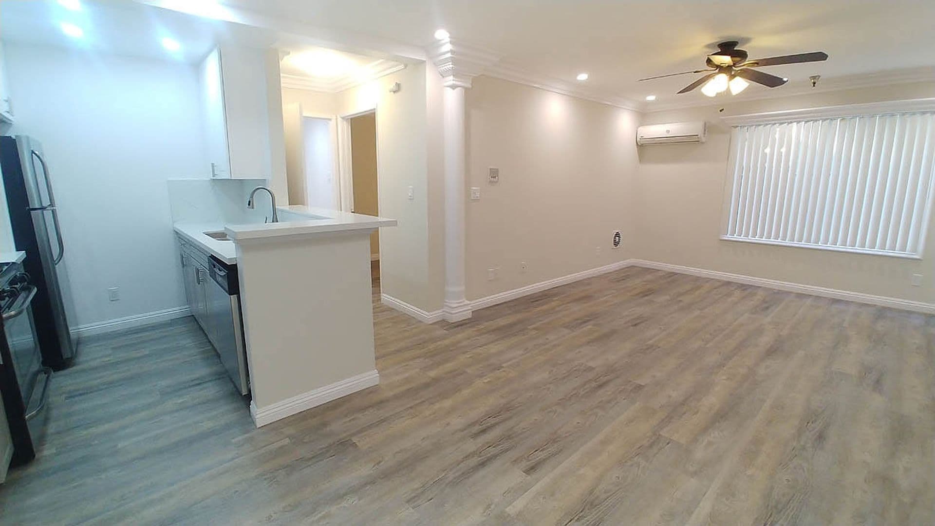 Hollywood Hills Apartment: 2020 N. Beachwood Dr.